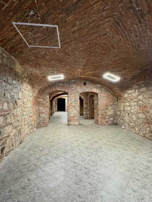 Оренда комерційного приміщення в центрі міста