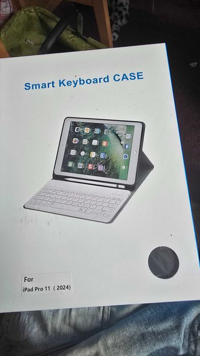 etui z klawiaturą do iPAD Air 11 cali FY-11