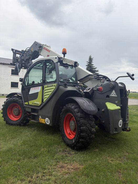 ładowarka teleskopowa claas scorpion 7044
