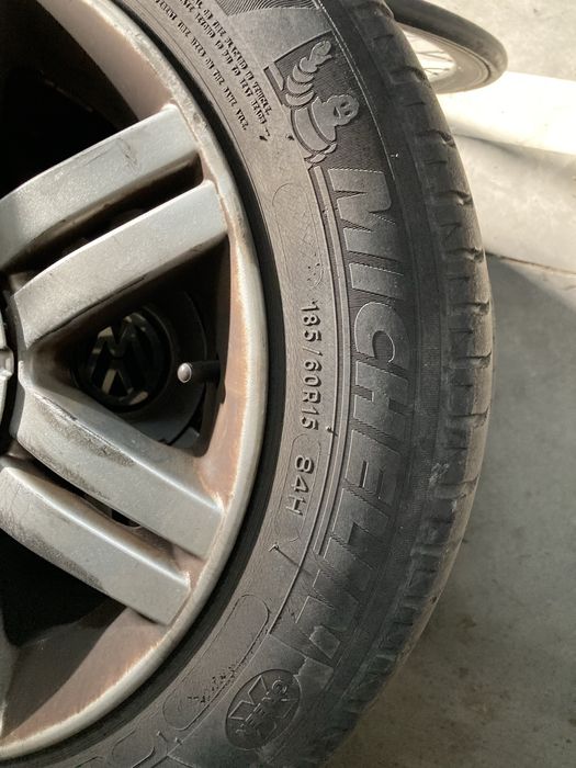 4 Jantes VW C/pneus michelin    185/60R15	6Jx15 ET38	    5x100