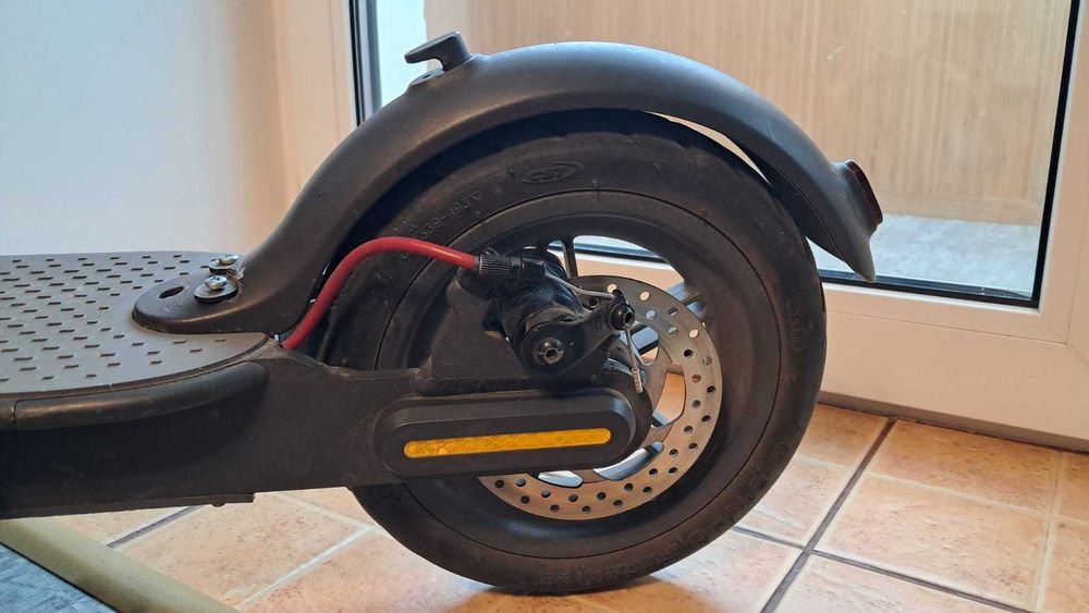 Електросамокат Xiaomi Mi Electric Scooter M365