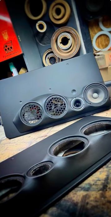 Акустичні подіуми на авто , автозвук