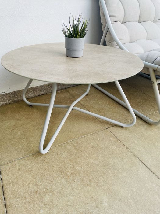Conjunto de Jardim três sofás e mesa apoio