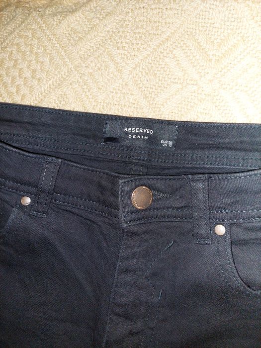Sprzedam czarne jeansy Reserved