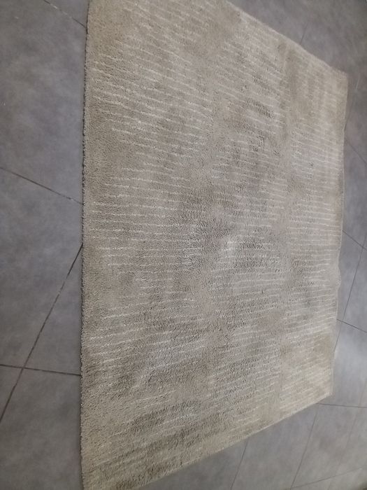 Sprzedam  dywan 225x160 cm.