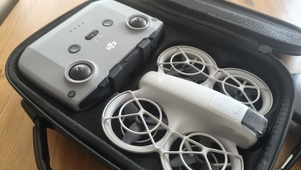 Drone DJI Neo pack FlyMore + comando + mala + case