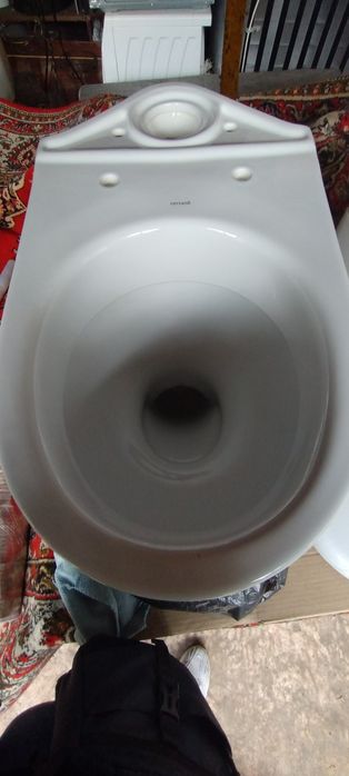 продам новый унитаз cersanit