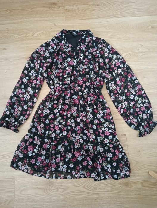 Vestido c/ flores Novo