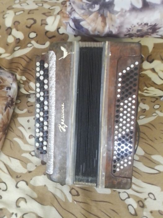 Продам баян Креммине