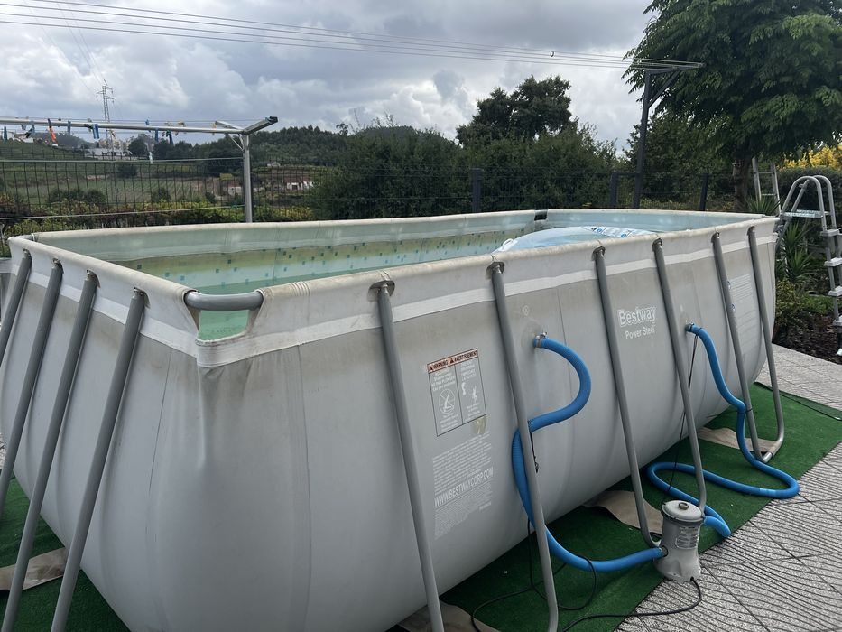 Piscina com bomba