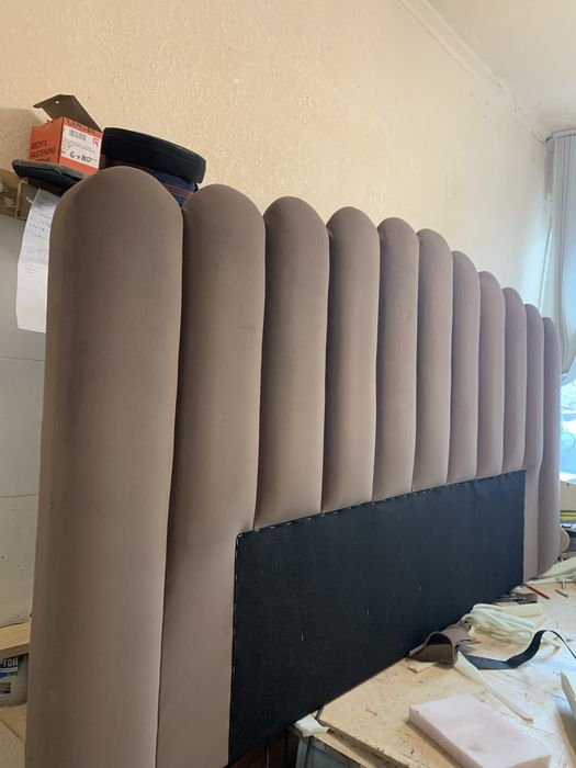 Спинка до ліжка. М'яка спинка до ліжка