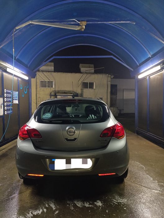 Opel astra J 2011