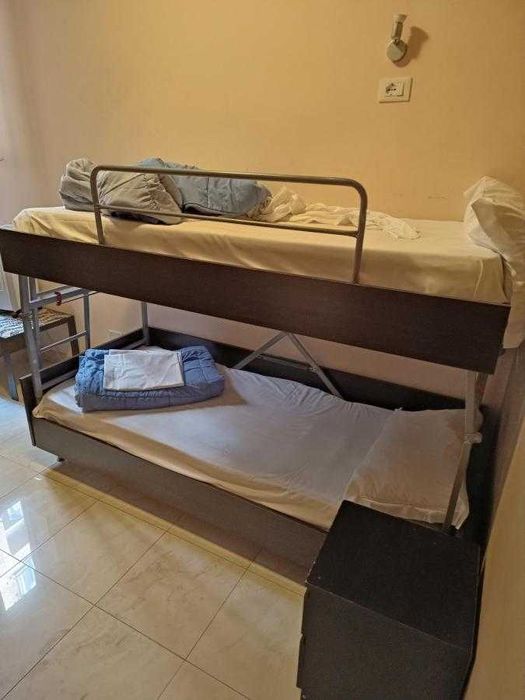 Деміївська – молодіжний хостел, дешево - зручне розташування.