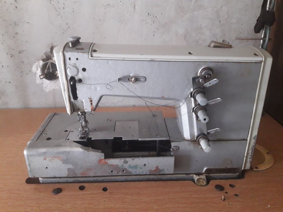 Продается промышленная швейная машина  (распошевальная)