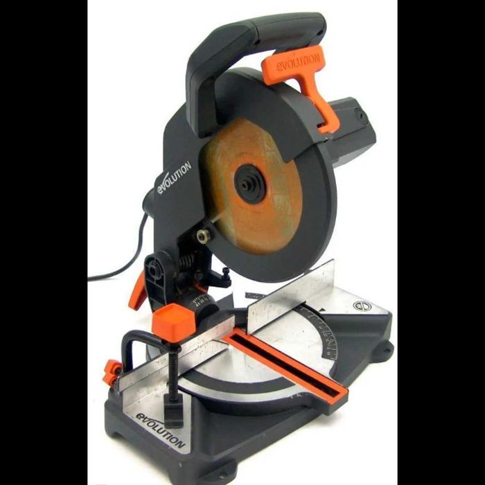 D14- Evolution R210CMS multi-material CORTE de ferro, alumínio ...