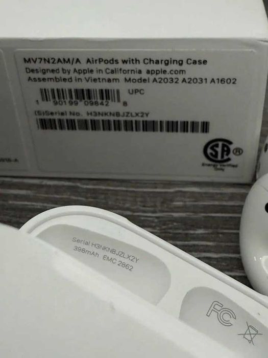 Навушники Apple AirPods 2 gen MagSafe стан нових