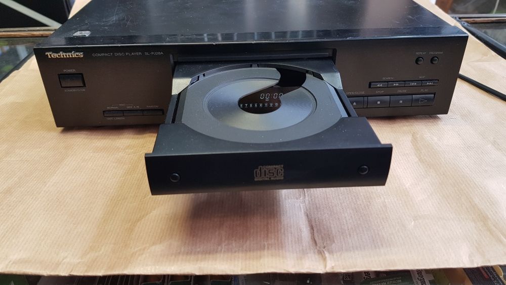 Odtwarzacz cd. Technics  SL-PJ 28A