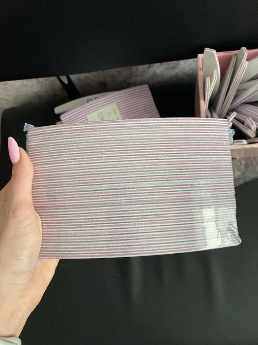 Пилочки, фрези для зняття покриття і перчатки для манікюру