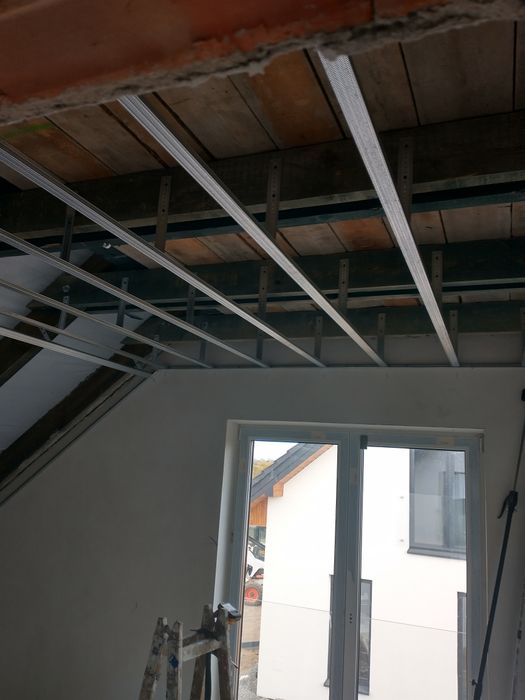 Malowanie Adaptacja poddasza ,Wykonanie konstrukcji pod piane pur