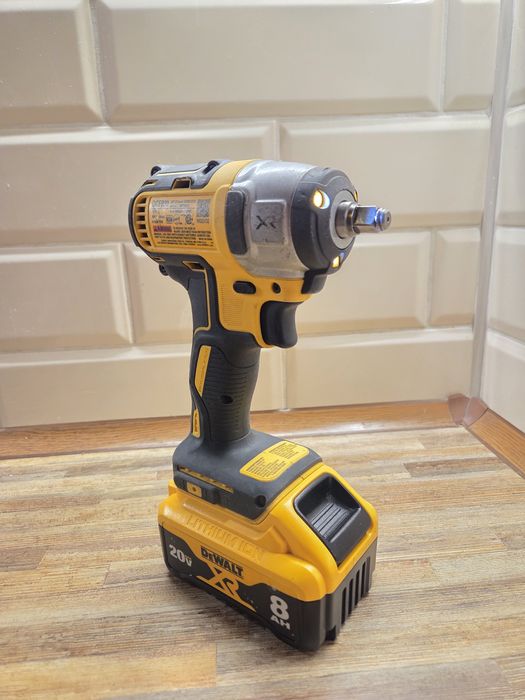 Оригінальний DCF890.20v   бу