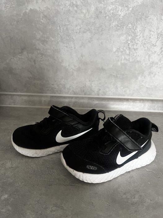 Кросівки дитячі nike revolution
