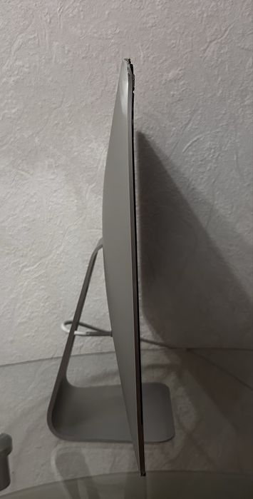 Apple iMac 2019 21 (працюють, бите скло, 2 штуки в наявності)