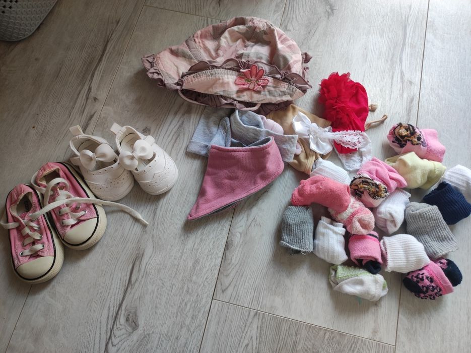 Zestaw buciki, skarpetki