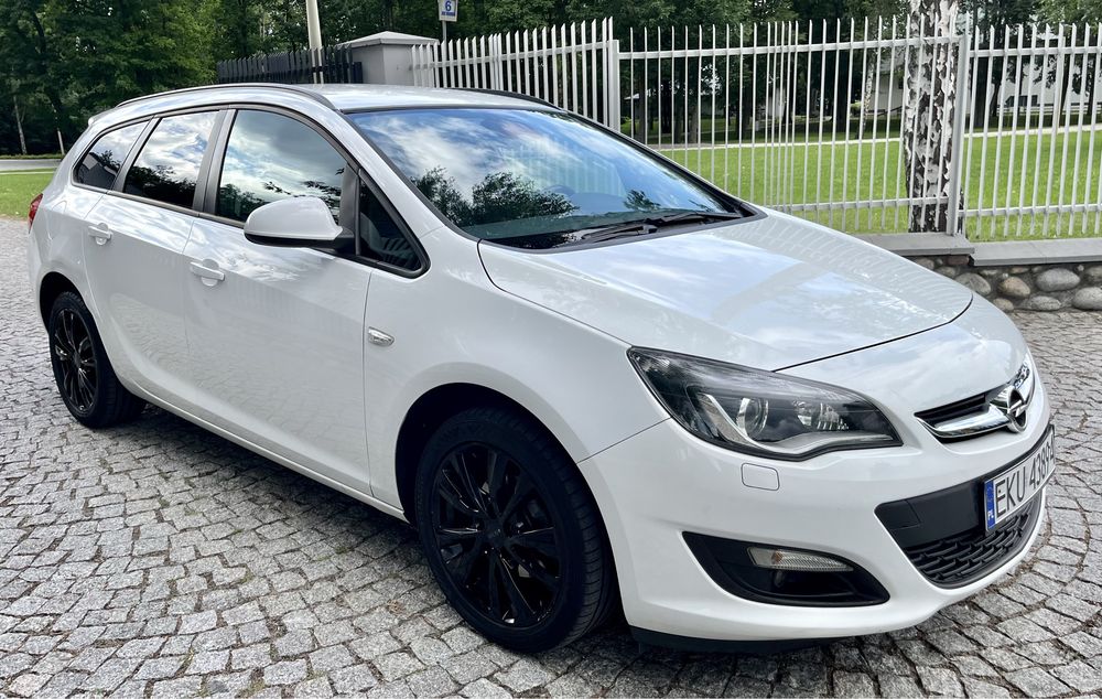 Opel Astra 1.4 benzyna 125KM 2014 rok El.szyby KLIMA NAVI TEMPOMAT