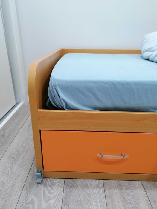 Cama com gavetas para quarto criança/jovem