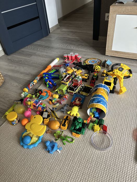 Іграшки коробка від 2 до 4 років