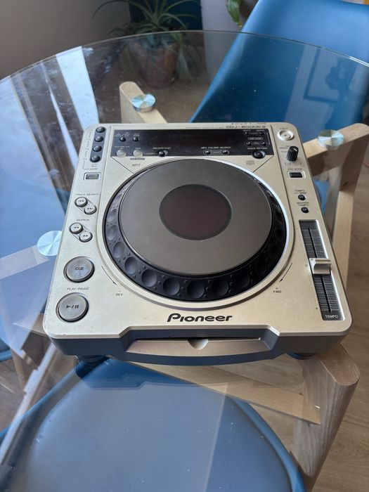 Cdj-800mk2 Pioneer + mixer Numark