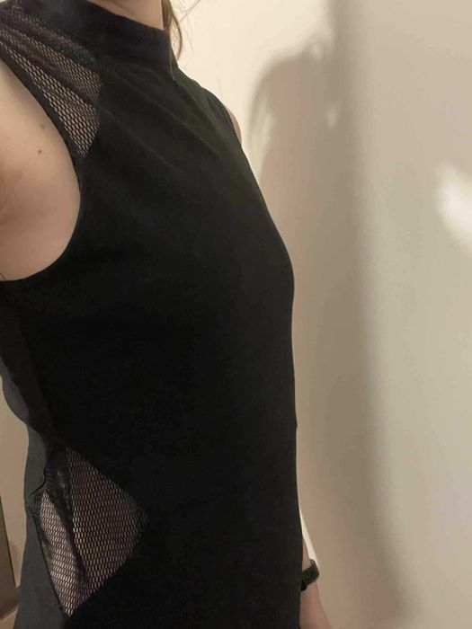 Piękna sukienka mała czarna z siateczką