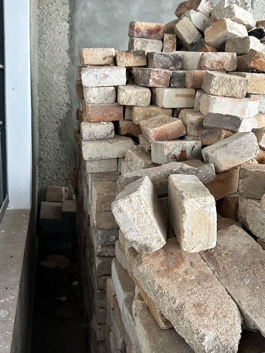 Шамотна цегла, тільки половинки залишилися