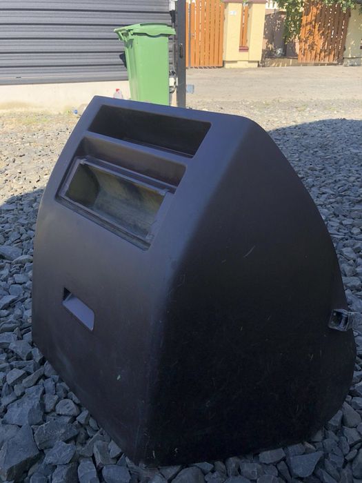 Тумба Ящик Захист двигуна в салон Mercedes Vario T2  REX 609, 709, 811