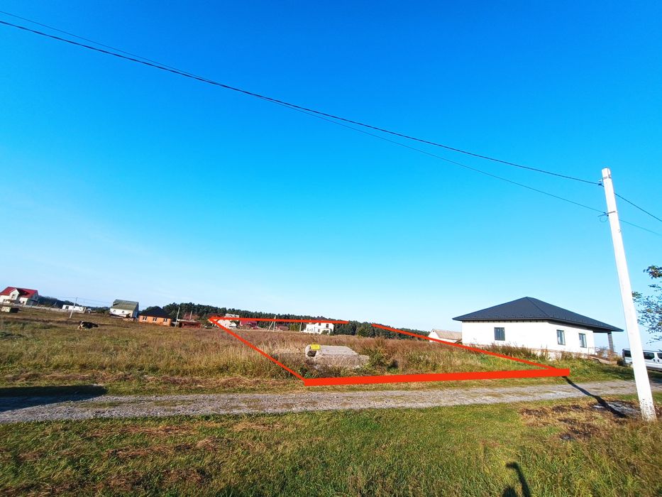 Продаж ділянки у Кустині в районі Новобудов. 10 км від Рівного.