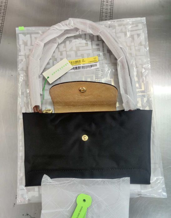 Torba shopper Longchamp czarna, geeignet do transportu komputera