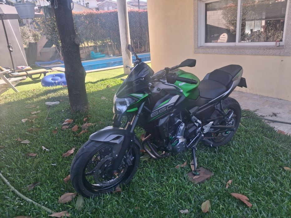 Kawasaki z 650 negociável