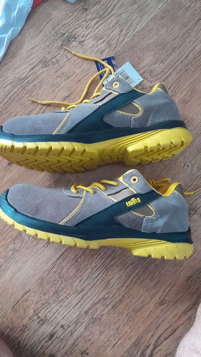 Buty robocze nowe .