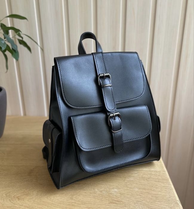 Жіночий рюкзак.