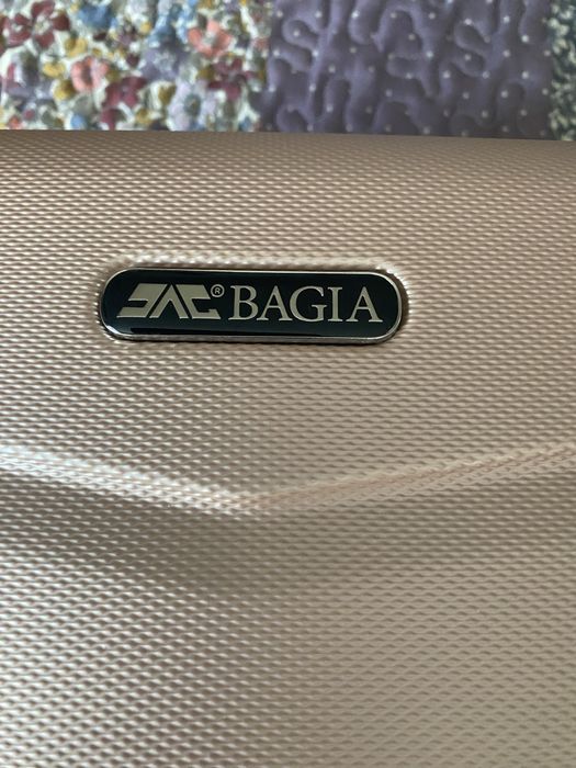 Mała walizka kuferek Bagia