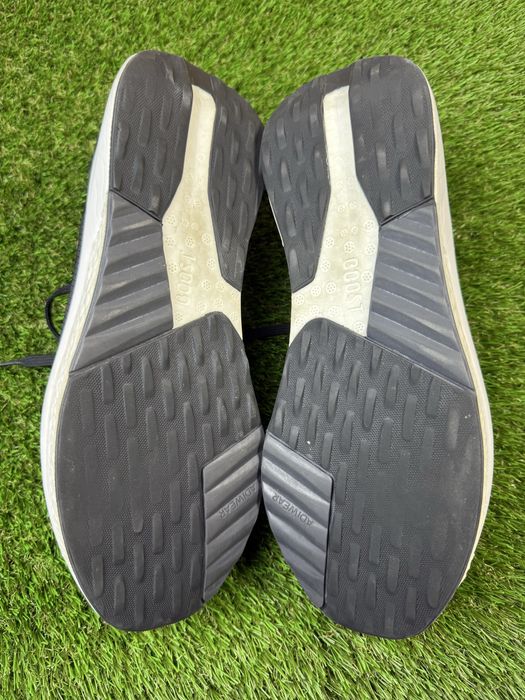 Adidas Avryn розмір 41 1/3