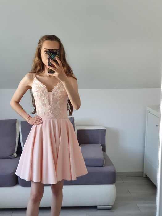 Rozkloszowana sukienka na wesele xs