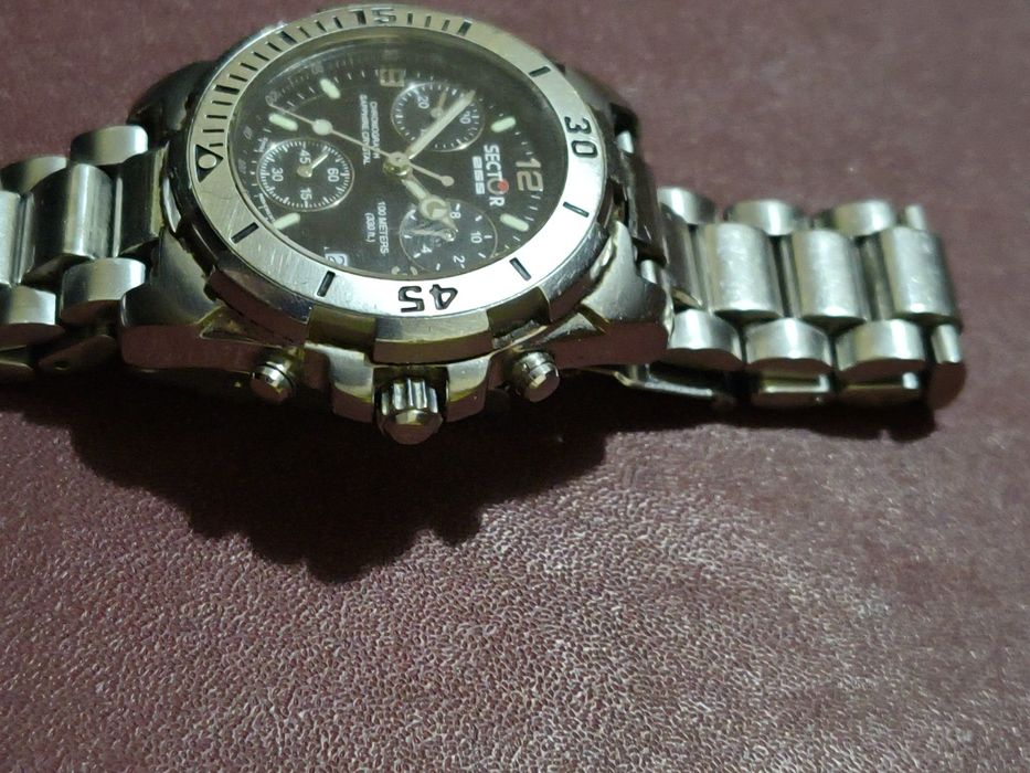 Часы Sector 255.