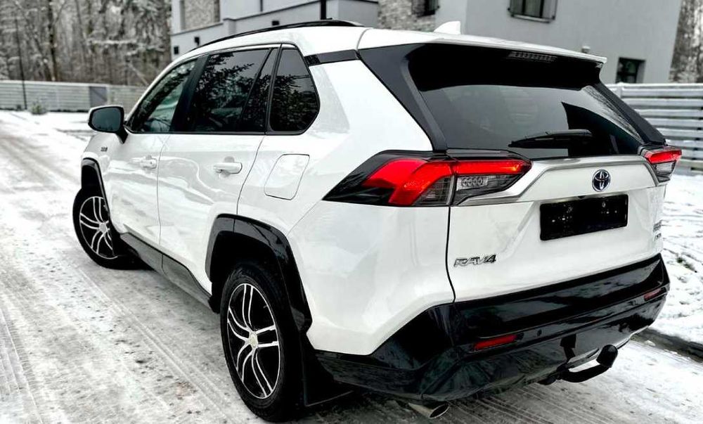 Toyota RAV4 2020 року