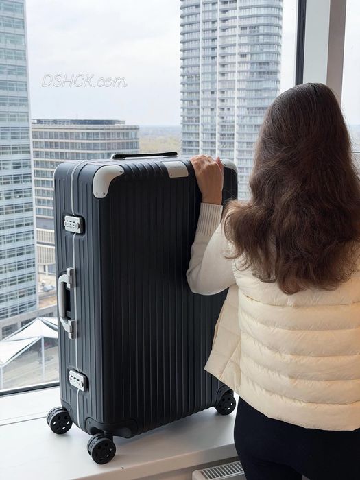 Валіза  Rimowa hybrid Check- in L /чемодан большой черный матовый