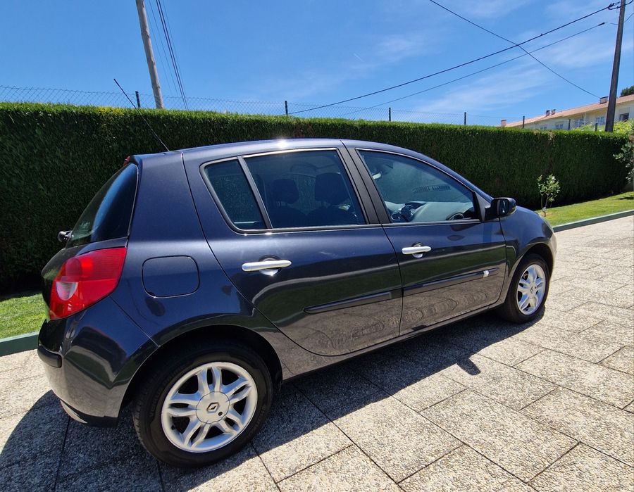Renault Clio III 1.2 (2006)  – Bem Estimado