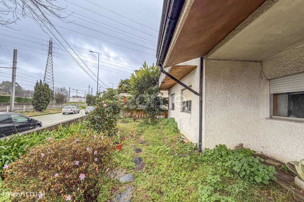 Andar de Moradia junto ao Metro de Fonte do Cuco – Senhora da Hora