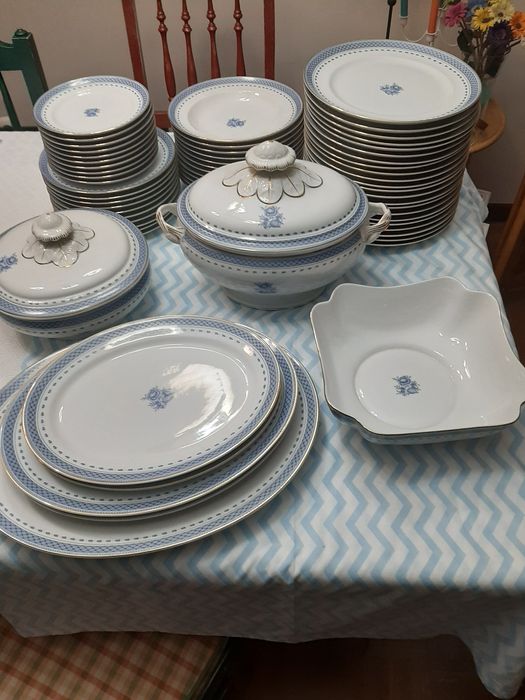 Serviço de jantar Vista Alegre, Cozinha Velha, com 62 peças