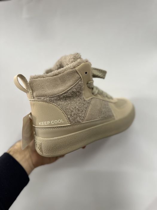 Черевики для дівчини зимові 32-37, світлі ботинки на овчині, дитячі
