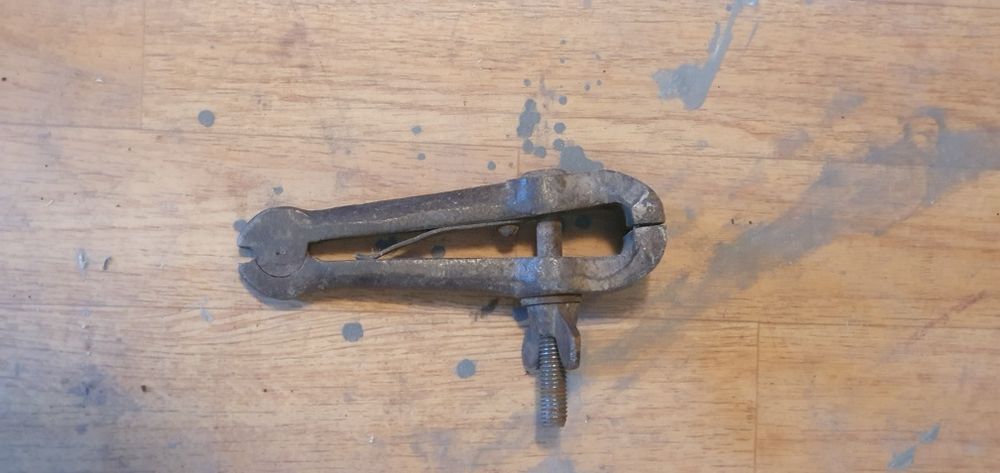 Продам слесареый инструмент